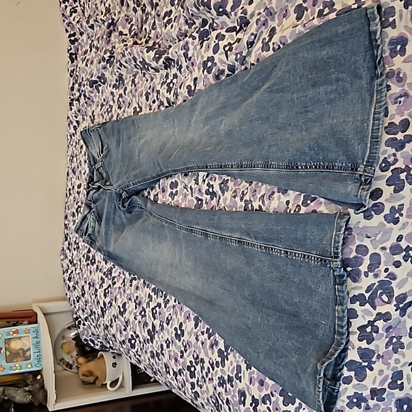 Wild Fable High Rise Flare Jeans, Size 2 - Picture 1 of 5